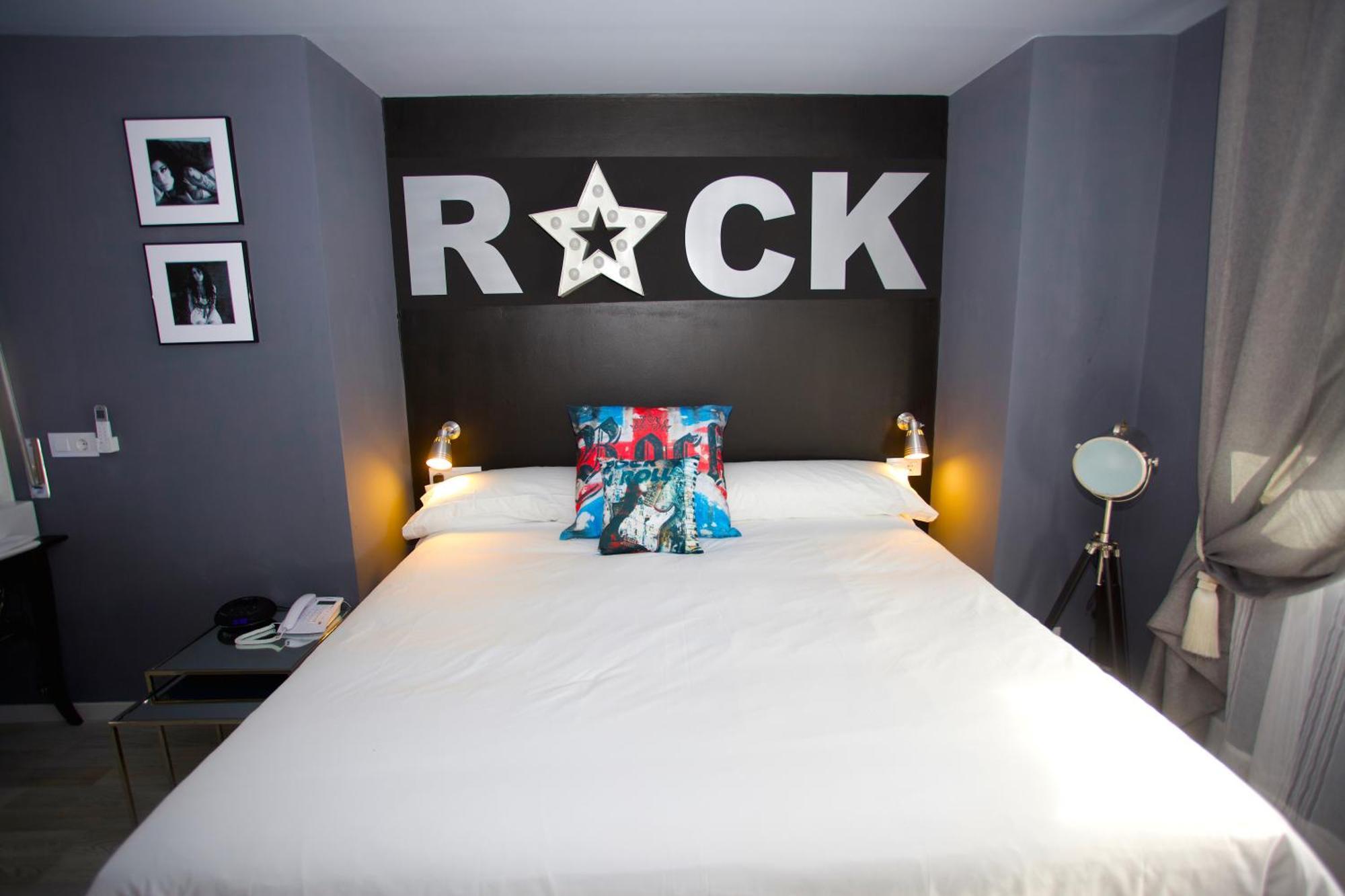 Hotel Apartamentos Rock Star Taboadela ภายนอก รูปภาพ