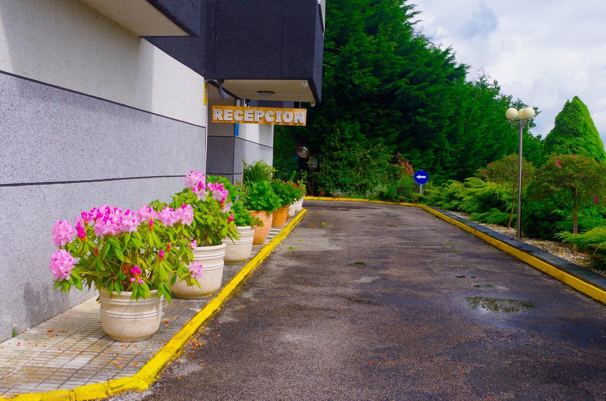 Hotel Apartamentos Rock Star Taboadela ภายนอก รูปภาพ