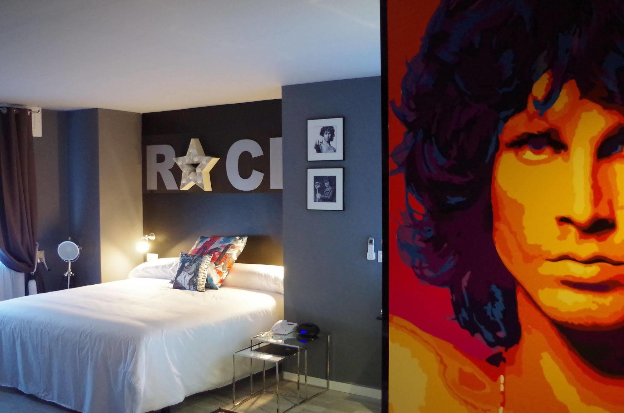 Hotel Apartamentos Rock Star Taboadela ภายนอก รูปภาพ