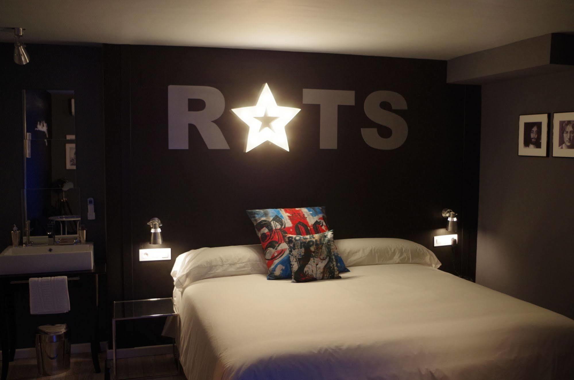 Hotel Apartamentos Rock Star Taboadela ภายนอก รูปภาพ